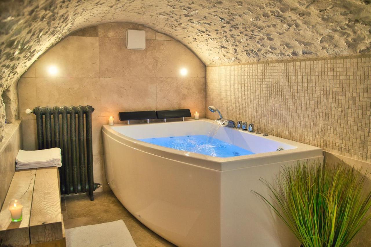 L'Oxalis Villa, Sauna Et Jaccuzi Privatif Bullion Luaran gambar